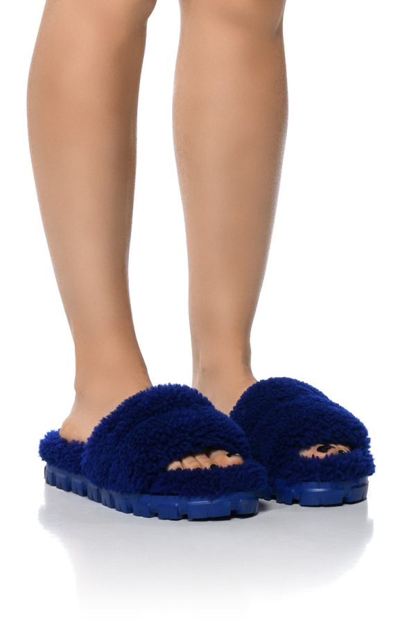 1130838 BLUE UGG FUR SLIPPERS Fashion