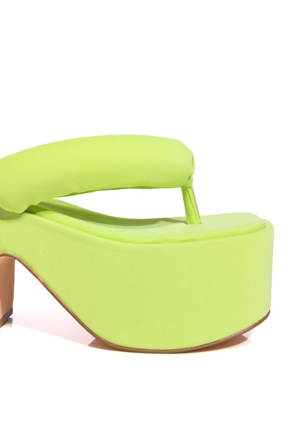 AZALEA WANG APRIL THING FLATFORM SANDAL IN GREEN Discount