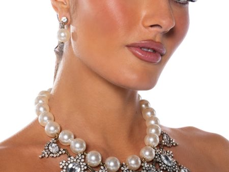 SWEET AND SPICY EMBELLISHED PEARL NECKLACE Online now